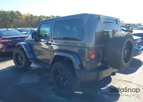 2017 Jeep Wrangler Sahara 4X4 z USA, uszkodzony, nr VIN 1C4AJWBGXHL511384